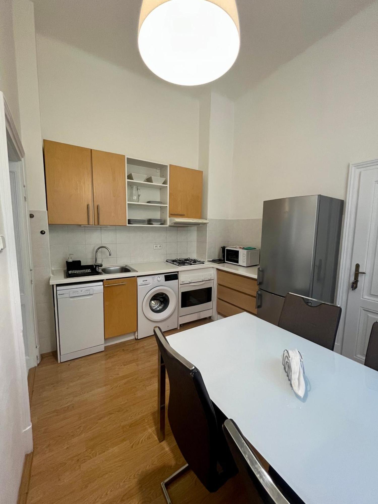 Apartment Hviezdoslav Square, The Historic Heart Of Bratislava Apartament