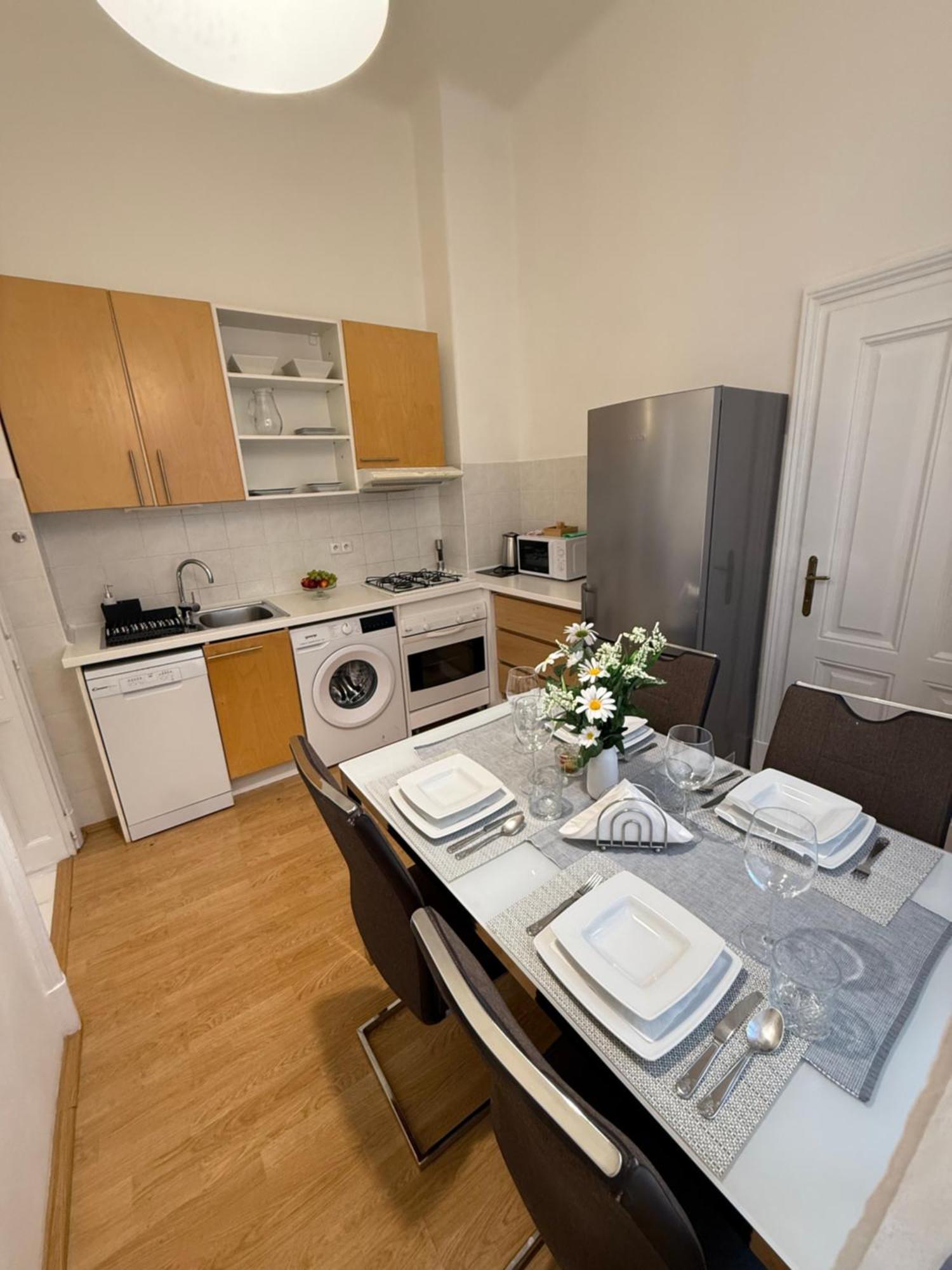 Apartment Hviezdoslav Square, The Historic Heart Of Bratislava * Pozsony